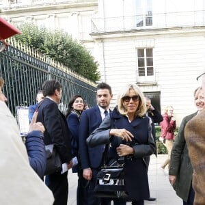 Semi-Exclusif - Brigitte Macron, accompagnée de Sophie Cluzel, Secrétaire d'État auprès du Premier ministre, chargée des Personnes handicapées, a effectué un déplacement à Nantes sur le thème du handicap. Les deux femmes ont en profité pour déambuler dans les rues de la ville. Nantes, le 27 Octobre 2017 © Dominique Jacovides / Bestimage