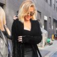 Khloé Kardashian enceinte fait la promotion de sa nouvelle collection de vêtements Good American à New York, le 28 octobre 2017