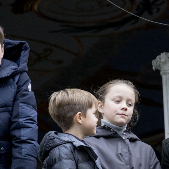 La princesse Mary de Danemark assistait le 5 novembre 2017 au palais de l'Hermitage, au nord de Copenhague, à la course de chevaux "Hubertus Jagt" avec ses quatre enfants, Christian, Isabella, Vincent et Josephine.