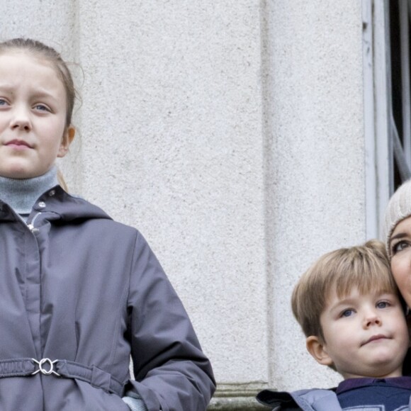 La princesse Mary de Danemark assistait le 5 novembre 2017 au palais de l'Hermitage, au nord de Copenhague, à la course de chevaux "Hubertus Jagt" avec ses quatre enfants, Christian, Isabella, Vincent et Josephine.