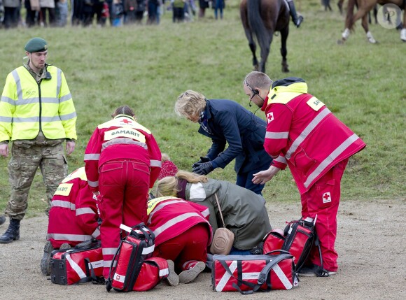 Un accident s'est produit le 5 novembre 2017 lors de la course de chevaux "Hubertus Jagt", au nord de Copenhague : sous les yeux de la princesse Mary de Danemark et ses quatre enfants, Christian, Isabella, Vincent et Josephine, un commissaire de course a été pris dans la cavalcade et a dû être évacué en ambulance.