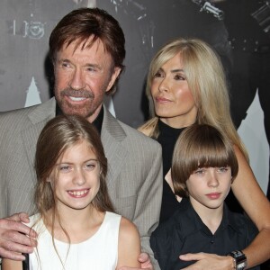 Chuck Norris en famille - Première du film "The Expendables 2" à Hollywood le 15 août 2012.