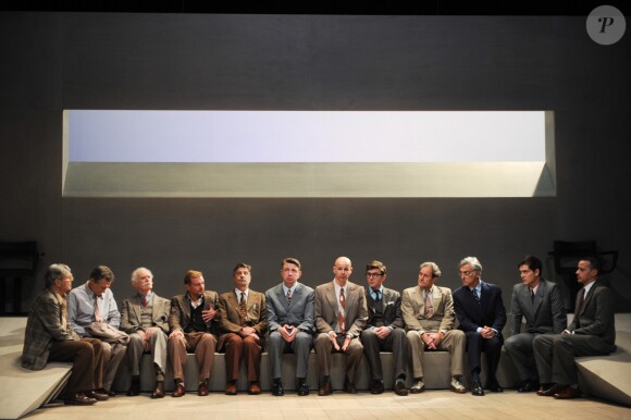 Jeoffrey Bourdenet, Antoine Courtray, Philippe Crubezy, Olivier Cruveiller, Adel Djemai, Christian Drillaud, Claude Guedj, Roch Leibovici, Pierre-Alain Leleu, Francis Lombrail, Pascal Ternisien, Bruno Wolkowitch lors du filage de la pièce "12 hommes en colère" au théâtre Hébertot à Paris le 27 septembre 2017. © Coadic Guirec / Bestimage