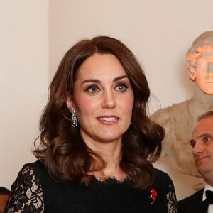 Kate Middleton, duchesse de Cambridge, enceinte, au dîner de gala de l'association "Anna Freud National Centre for Children and Families" (AFNCCF) au palais de Kensington à Londres, le 7 novembre 2017.