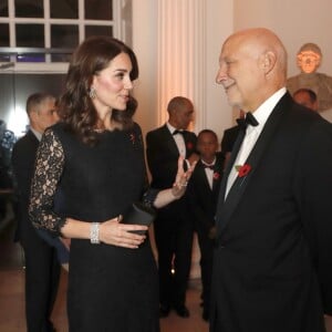 Kate Middleton, duchesse de Cambridge, enceinte, au dîner de gala de l'association "Anna Freud National Centre for Children and Families" (AFNCCF) au palais de Kensington à Londres, le 7 novembre 2017.