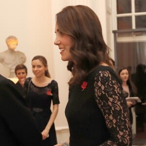 Kate Middleton, duchesse de Cambridge, enceinte, au dîner de gala de l'association "Anna Freud National Centre for Children and Families" (AFNCCF) au palais de Kensington à Londres, le 7 novembre 2017.