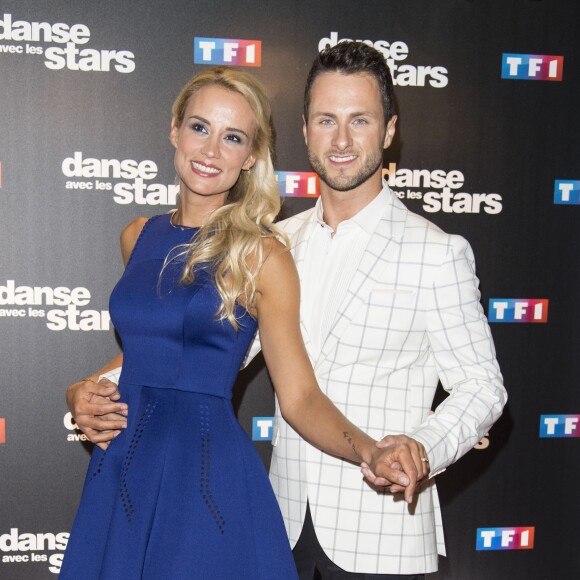Elodie Gossuin (robe Christophe Guillarmé) et son danseur Christian Millette lors du photocall de présentation du jury et des nouveaux couples de "Danse avec les Stars" au siège de TF1 à Boulogne-Billancourt, le 28 septembre 2017. © Pierre Pérusseau/Bestimage