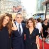 Rowan Atkinson, son ex-épouse Sunetra Sastry et leur fille Lily à l'avant-première du film "Johnny English, le retour" à Londres le 2 octobre 2011 