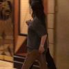 Exclusif - Travis Scott et sa compagne Kylie Jenner enceinte rentrent à l'hôtel à Las Vegas. Kylie porte un jean avec des baskets et un t-shirt très ample… Le 25 septembre 2017