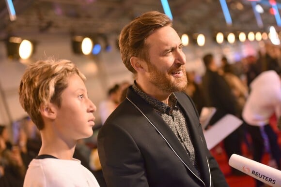 Le DJ David Guetta et son fils Tim Elvis - Soirée des 24e MTV Europe Music Awards à la salle SSE Wembley Arena à Londres, Royaume Uni, le 12 novembre 2017.