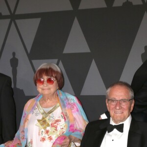 Charles Burnett, Agnes Varda, Owen Roizman, Donald Sutherland lors des Governors Awards à Los Angeles, le 11 novembre 2017