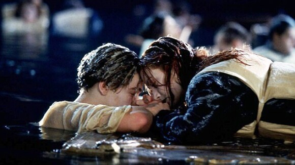 Titanic : Rose et Jack auraient survécu sur la planche, trois ados le prouvent