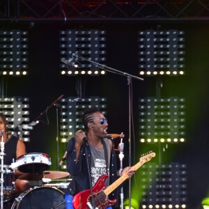 Marco Prince et Yarol Poupaud du groupe FFF - Concert de charité "Printemps Solidaire" sur la Place de la Concorde à Paris le 17 septembre 2017. © Giancarlo Gorassini/Bestimage