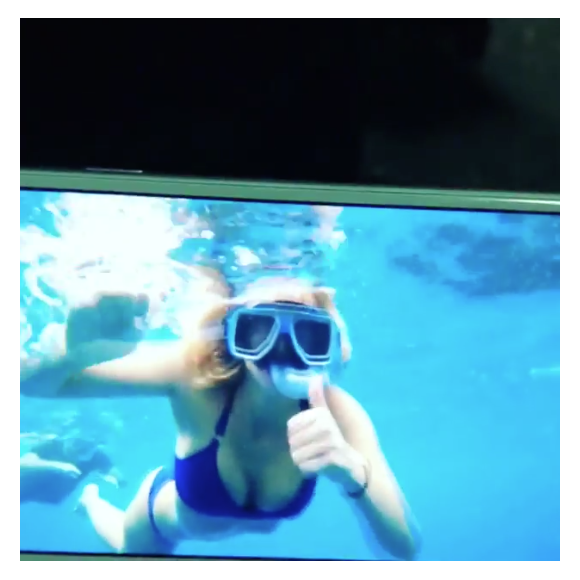 Enora Malagré en bikini le 16 novembre 2017 aux Philippines.