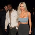 Kim Kardashian et son mari Kanye West arrivent au restaurant Petite Taqueria pour l'anniversaire de Kendall Jenner à West Hollywood, le 2 novembre 2017.