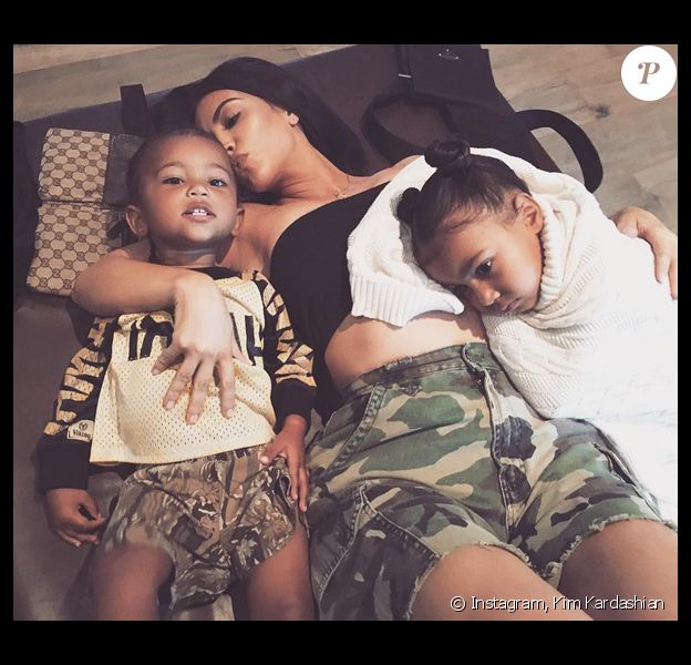Kim Kardashian et ses deux enfants, Saint et North West. Août 2017.
