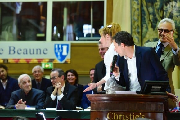 Le président de Christie's François de Ricqlès (commissaire-priseur), Charles Aznavour, Marc-Olivier Fogiel et Julie Depardieu - 157ème vente aux enchères des vins des Hospices de Beaune à Beaune le 19 novembre 2017. © Giancarlo Gorassini/Bestimage