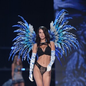 Bella Hadid - Défilé Victoria's Secret 2017 à la Mercedes-Benz Arena Shanghai. Shanghaï, le 20 novembre 2017.