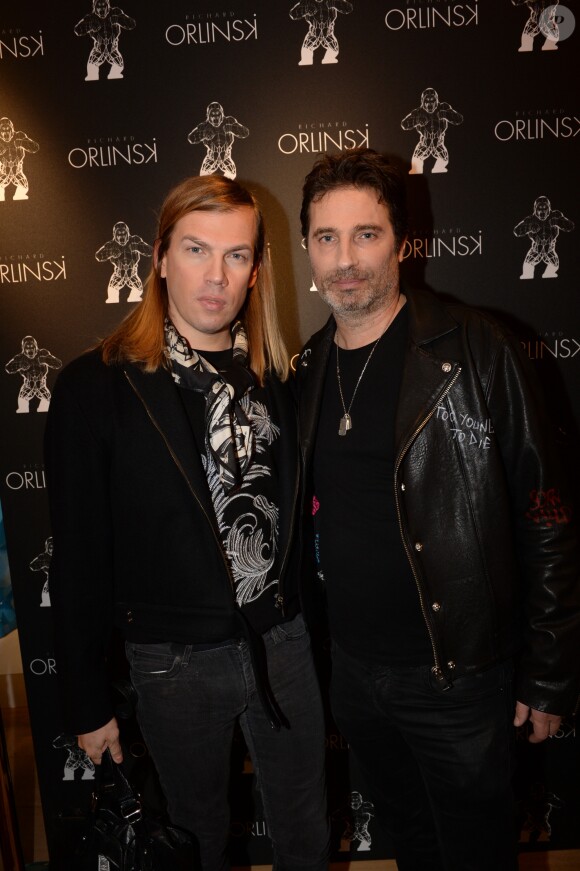 Exclusif - Christophe Guillarmé et Richard Orlinski - Cocktail d'inauguration de la première galerie Pop Art Concept store entièrement dédié aux oeuvres de Richard Orlinski à Paris, le 23 novembre 2017. © Rachid Bellak/Bestimage