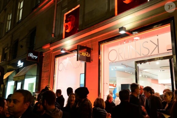 Exclusif - Atmosphère - Cocktail d'inauguration de la première galerie Pop Art Concept store entièrement dédié aux oeuvres de Richard Orlinski à Paris, le 23 novembre 2017. © Rachid Bellak/Bestimage