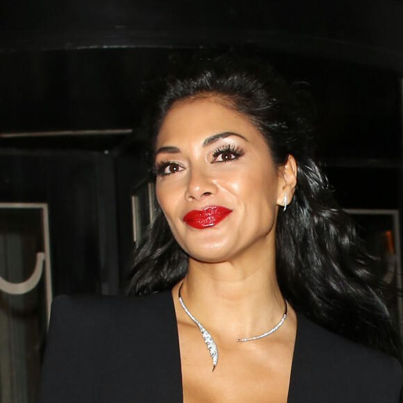 Nicole Scherzinger toute poitrine dehors - People à la sortie de la soirée de gala "Brilliant Is Beautiful" à Londres le 1er décembre 2017.