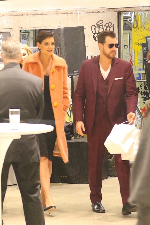 Katie Holmes arrive à la soirée d'ouverture de la boutique Privé Revaux, à New York, le 4 décembre 2017 