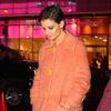Katie Holmes arrive à la soirée d'ouverture de la boutique Privé Revaux, à New York, le 4 décembre 2017 