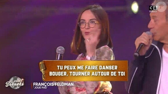 Agathe Auproux sur scène avec François Feldman dans un prime dérivé de "Touche pas à mon poste", "Le grand babaoké" lundi 4 décembre 2017 sur C8.