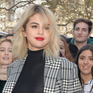 Selena Gomez dans les rues de Londres, le 4 décembre 2017. © CPA/Bestimage
