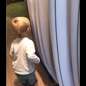 Bixente, le fils de Natasha St-Pier, fan de surf. Facebook, le 5 décembre 2017