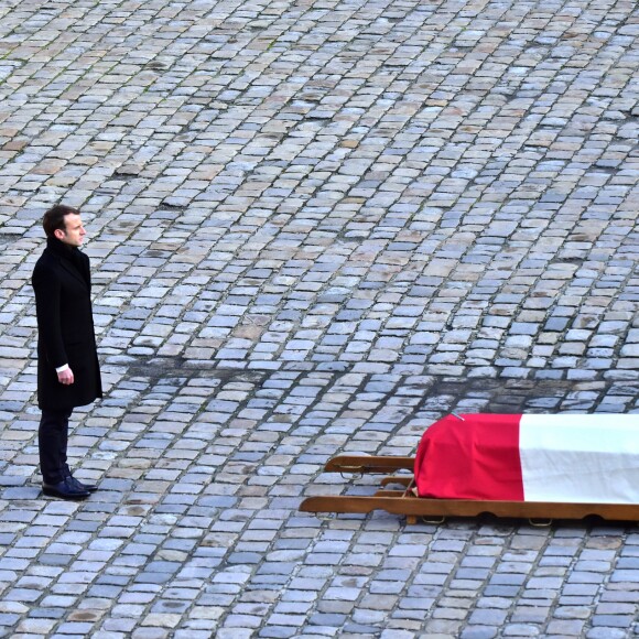 Le président Emmanuel Macron lors de la cérémonie d'hommage national à Jean d'Ormesson à l'hôtel des Invalides à Paris le 8 décembre 2017. © Giancarlo Gorassini / Bestimage