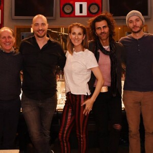 Céline Dion en studio. Facebook, décembre 2017