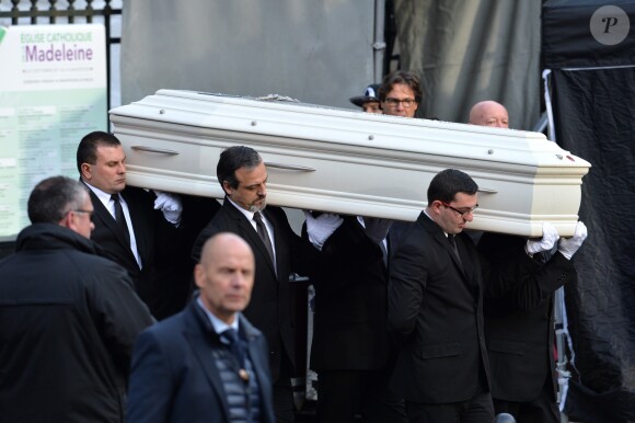 Illustration - Sortie de l'église de la Madeleine après les obsèques de Johnny Hallyday à Paris le 9 décembre 2017. © Veeren / Bestimage