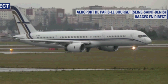 L'avion transportant la dépouille de Johnny Hallyday a quitté le Bourget pour Saint-Barthélémy, le 10 décembre 2017