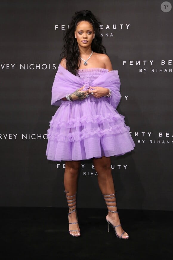 Rihanna à la soirée de lancement de "Fenty Beauty by Rihanna" au magasin Harvey Nichols à Londres, le 19 septembre 2017.