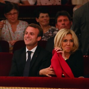 Exclusif - Marc Ladreit de Lacharrière, le président de la République Emmanuel Macron, son épouse Brigitte Macron et Jean-Claude Camus - Représentation de la pièce de théâtre "Le Tartuffe" au théâtre de la porte Saint-Martin à Paris, le 14 octobre 2017. © Sébastien Valiela/Bestimage