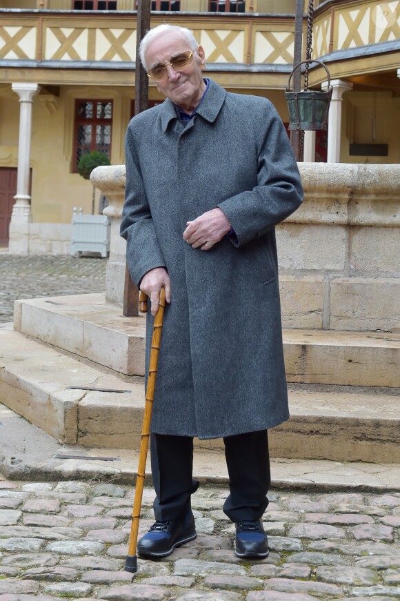 Charles Aznavour durant la 157e vente aux enchères des vins des Hospices de Beaune à Beaune le 19 novembre 2017. © Giancarlo Gorassini/Bestimage
