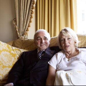 Exclu -Charles Aznavour et sa femme Ulla au Ritz Carlton à New York, en 2009