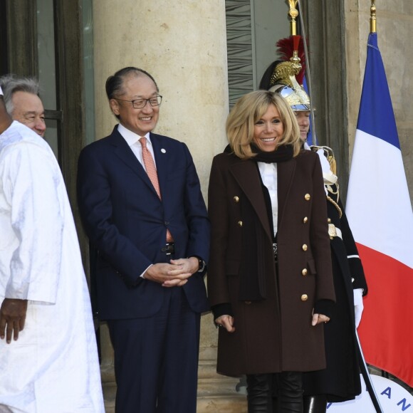 Jim Yong Kim, Brigitte Macron (Trogneux) - Les chefs de la délégation et les principaux partenaires du "One Planet Summit" reçus au palais de l'Elysée par le président de la République française à Paris. Le 12 décembre 2017 © Pierre Perusseau / Bestimage