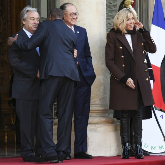 Bill Gates, Antonio Guterres, Jim Yong Kim et Brigitte Macron (Trogneux) - Les chefs de la délégation et les principaux partenaires du "One Planet Summit" reçus au palais de l'Elysée par le président de la République française à Paris. Le 12 décembre 2017 © Pierre Perusseau / Bestimage