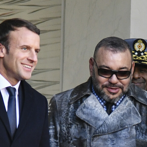 Brigitte Macron (Trogneux), Emmanuel Macron et Mohammed VI, roi du Maroc - Le président Emmanuel Macron quitte le palais de l'Elysée avec les chefs d'état du One Planet Summit pour rejoindre un bateau au Pont Alexandre III à Paris le 12 décembre 2017. © Pierre Perusseau / Bestimage