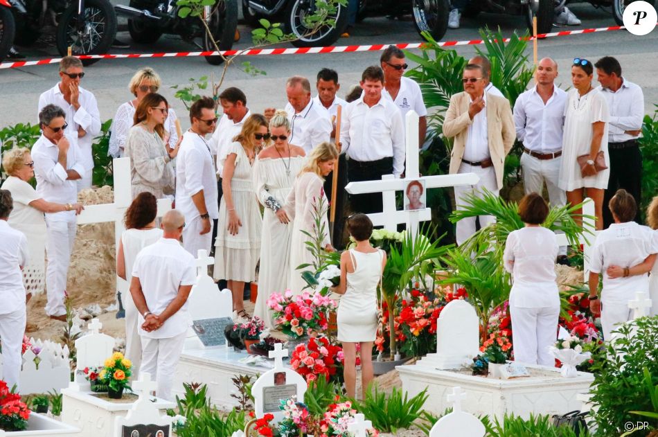 Elyette Mamie Rock Alexandra Pastor David Hallyday Laura Smet Laeticia Hallyday Francoise Thibaut Mere De L Hallyday Obseques De Johnny Hallyday Au Purepeople
