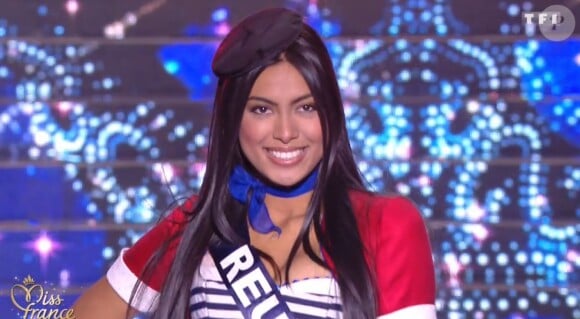 Miss Réunion : Audrey Chane-Pao-Kane en tenue du 14 juillet - Concours Miss France 2018. Sur TF1, le 16 décembre 2017.