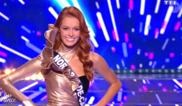 Miss Nord-Pas-De-Calais : Maëva Coucke en tenue de fête de la musique - Concours Miss France 2018. Sur TF1, le 16 décembre 2017.