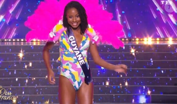 Miss Guyane : Ruth Briquet en maillot de bain  - Concours Miss France 2018. Sur TF1, le 16 décembre 2017.