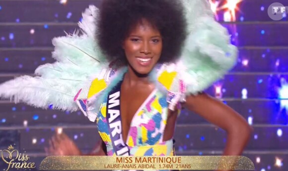 Miss Martinique : Laura-Anaïs Abidal en maillot de bain - Concours Miss France 2018. Sur TF1, le 16 décembre 2017.