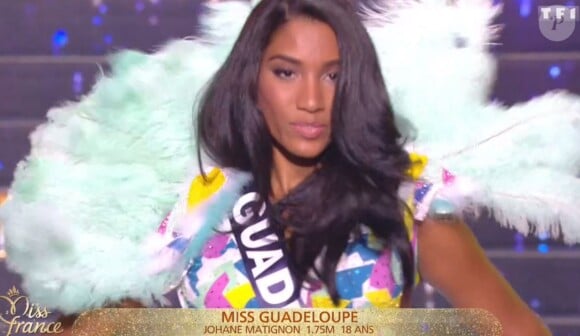 Miss Guadeloupe : Johane Matignon en maillot de bain - Concours Miss France 2018. Sur TF1, le 16 décembre 2017.