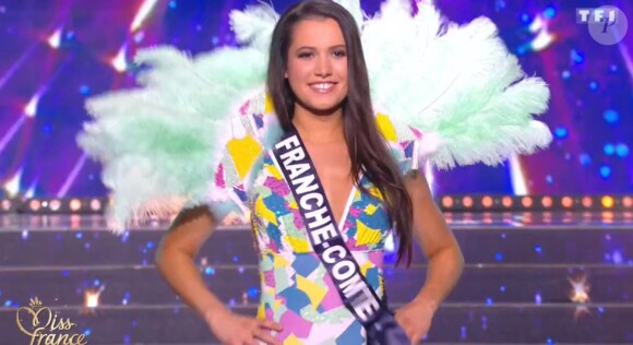 Miss Franche-Comté : Mathilde Klinguer en maillot de bain - Concours Miss France 2018. Sur TF1, le 16 décembre 2017.