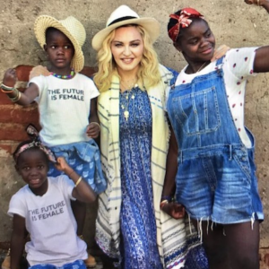 Madonna avec Mercy, Estere et Stella sur Instagram, le 7 septembre 2017. Photo prise au Portugal.