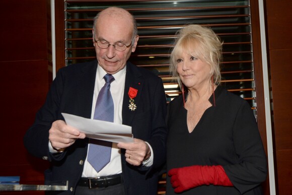 Exclusif - Boris Cyrulnik - Mylène Demongeot a été décorée du titre de chevalier de la Légion d'honneur par l'éthologue Boris Cyrulnik à Paris. Le 15 décembre 2017 © Daniel Angeli - Stéphane Mulys / Bestimage